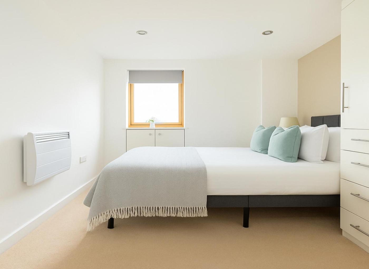 2 Bed Flat With Balcony In Wimbledon Appartamento