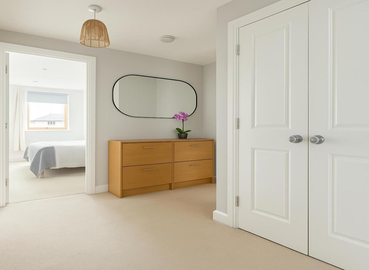 2 Bed Flat With Balcony In Wimbledon