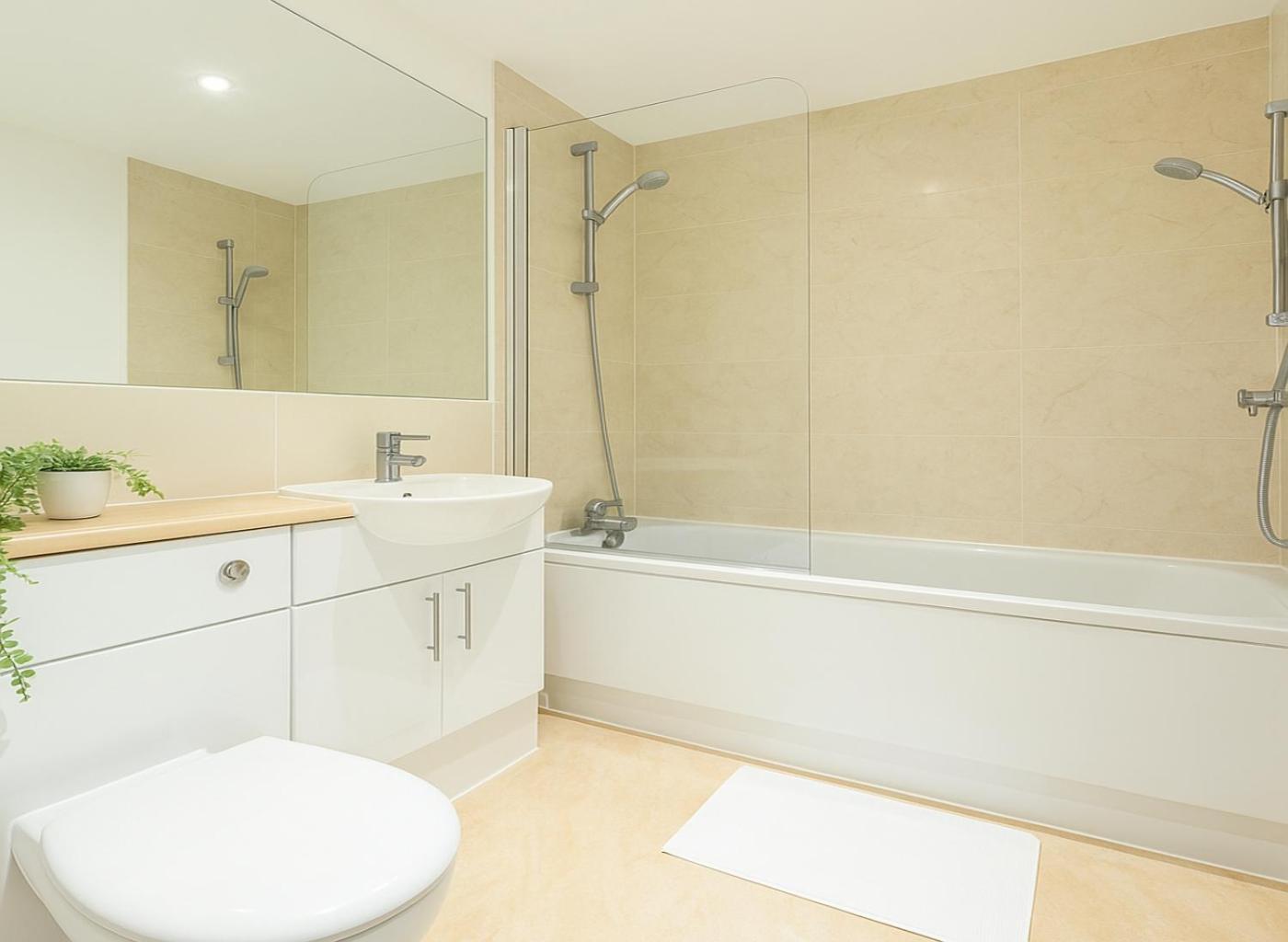 2 Bed Flat With Balcony In Wimbledon Appartamento Londra